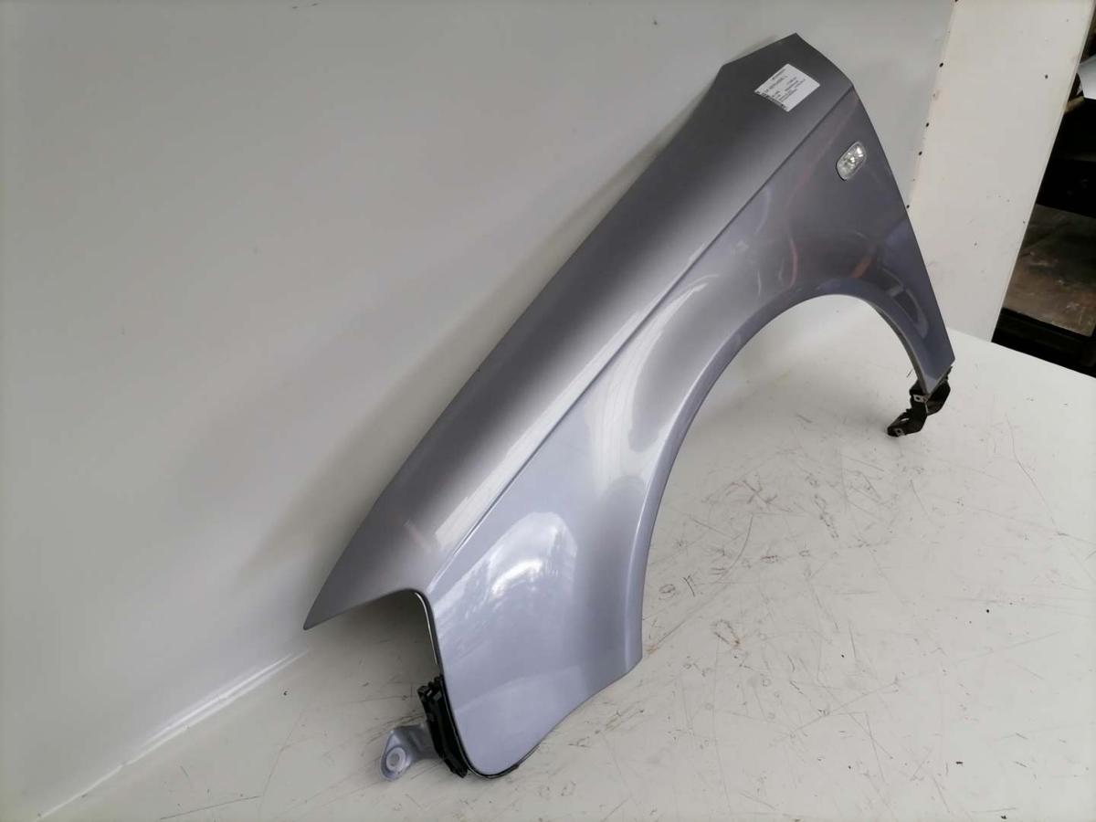 Audi A4 8E B7 original Kotfl&uuml;gel vorn links LY7H Akoyasilbermet. Bj.2005